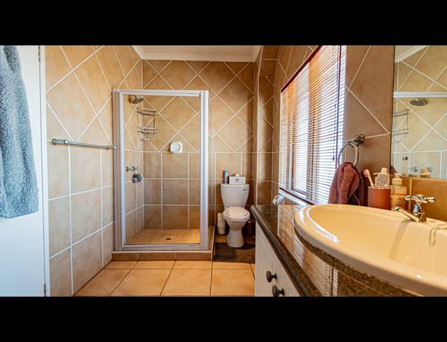 3 BEDROOM SECTIONAL TITLE FOR SALE IN MORELETA PARK